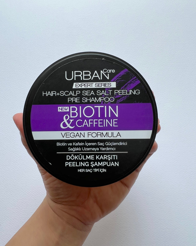 اسکراب کف سر نمک دریا و بیوتین و کافئین برند اوربان کر urban care حجم 200 میل